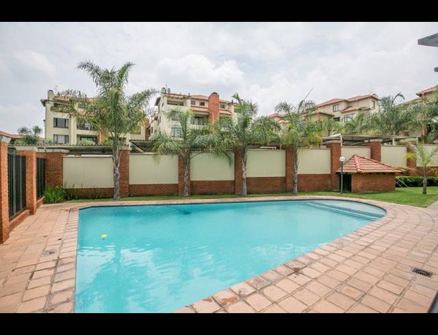 2 BEDROOM APARTMENT FOR SALE IN SUNNINGHILL